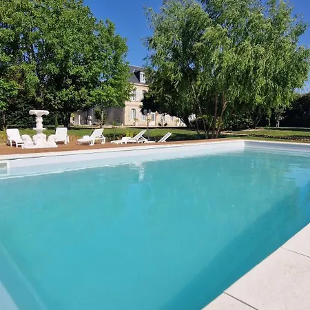 La Romantique Du Chateau Bed & Breakfast